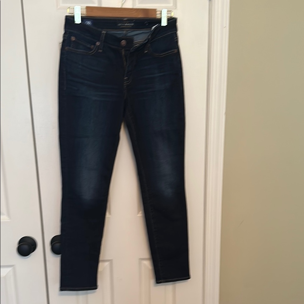 Lucky Brand Size 2/26 Dark Blue Skinny Jeans Classic Fit with Stretch